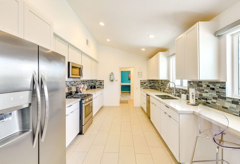 Luxurious Palm Springs Home: Private Pool & Spa!