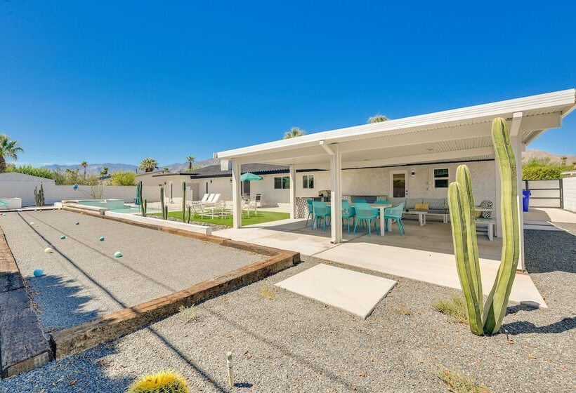 Luxurious Palm Springs Home: Private Pool & Spa!
