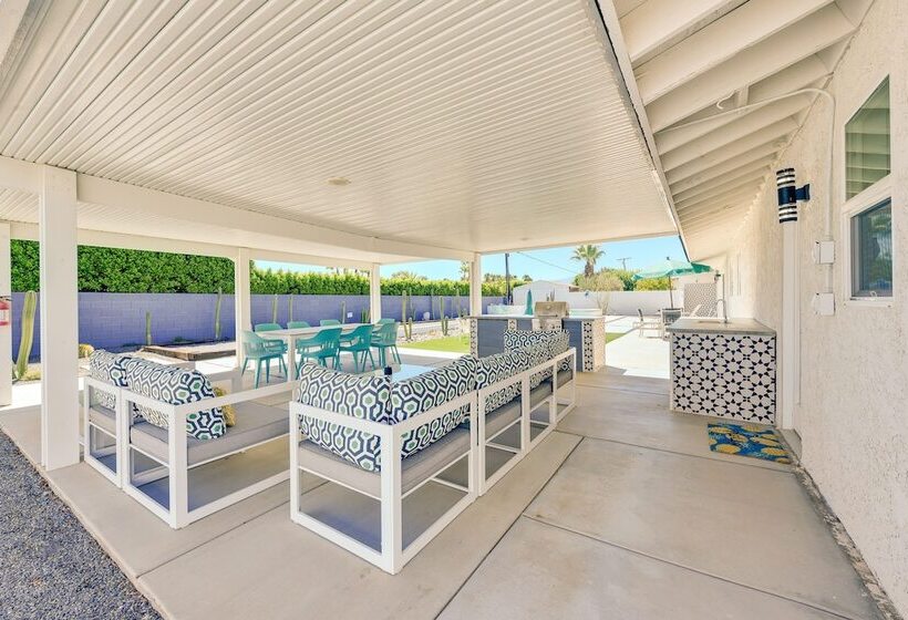 Luxurious Palm Springs Home: Private Pool & Spa!