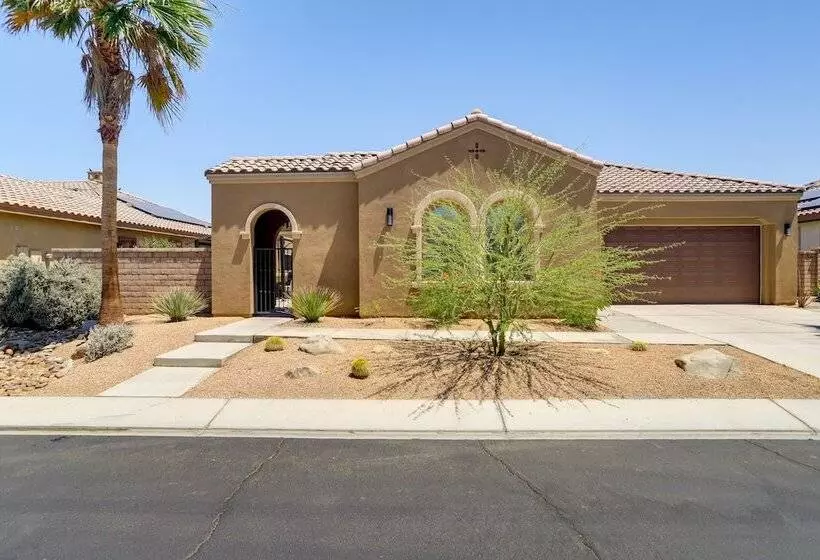 Luxury Palm Desert Vacation Home W/ Private Oasis