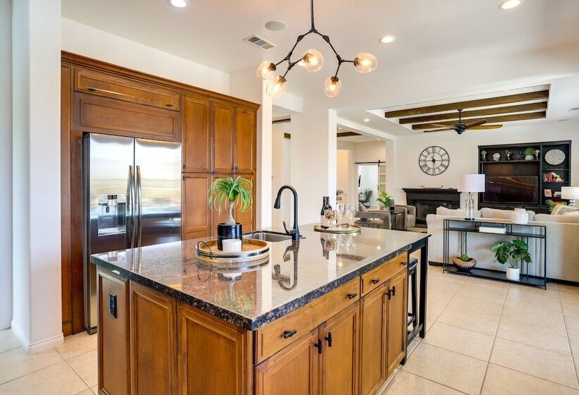 Luxury Palm Desert Vacation Home W/ Private Oasis