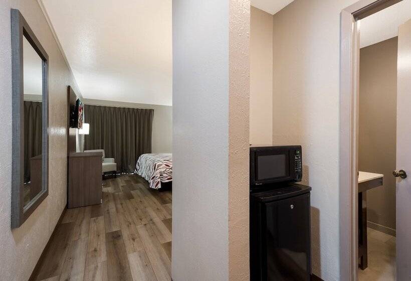 فندق على الطريق Red Roof Inn Madisonville