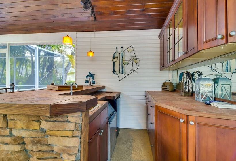 Palm Harbor Home W/ Private Pool, 4 Mi To Beach