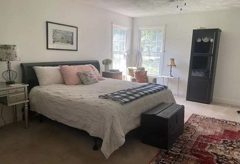 Majatalo 3547 Pleasant Run Rd