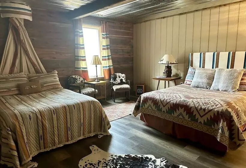 Majatalo 3547 Pleasant Run Rd