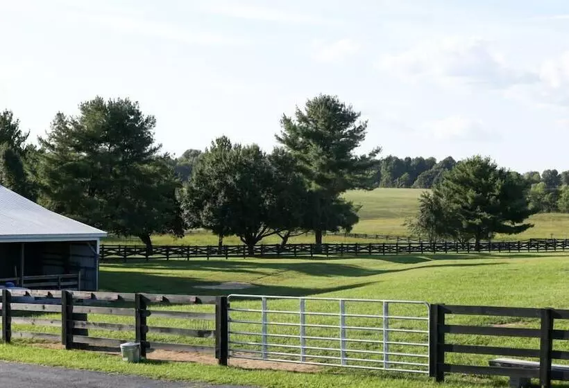 Majatalo 3547 Pleasant Run Rd