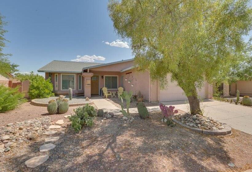 Pet Friendly Tucson Home W/ Gas Grill & Fire Pit!