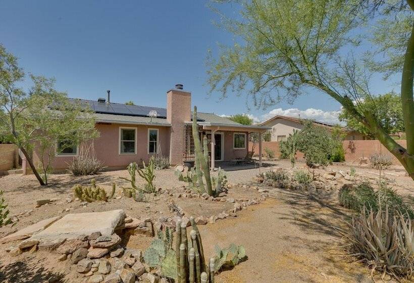Pet Friendly Tucson Home W/ Gas Grill & Fire Pit!