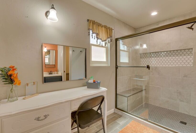 Pet Friendly Tucson Home W/ Gas Grill & Fire Pit!