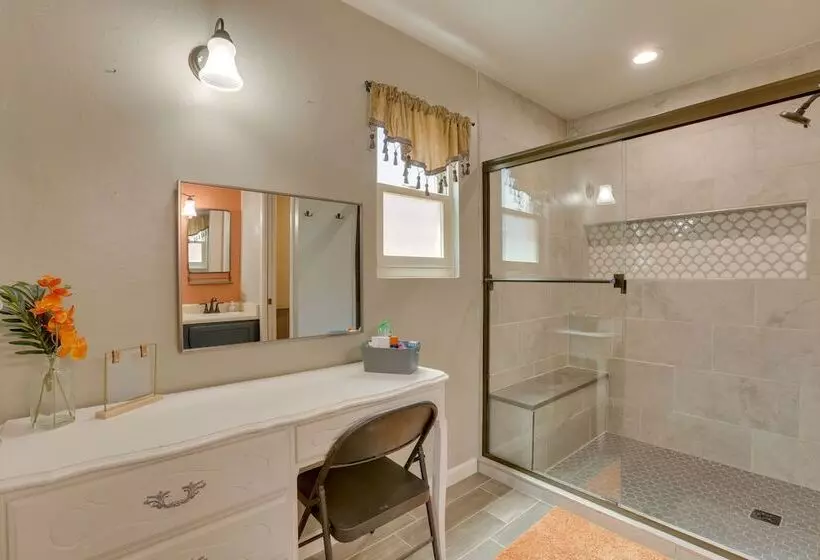Pet Friendly Tucson Home W/ Gas Grill & Fire Pit!