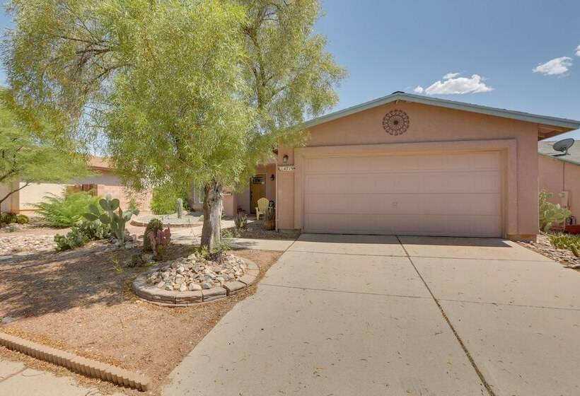 Pet Friendly Tucson Home W/ Gas Grill & Fire Pit!