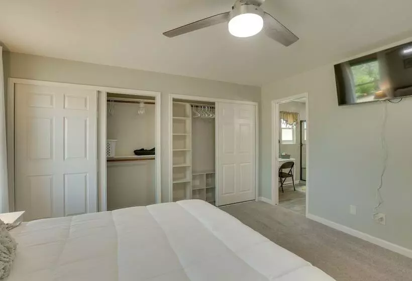Pet Friendly Tucson Home W/ Gas Grill & Fire Pit!