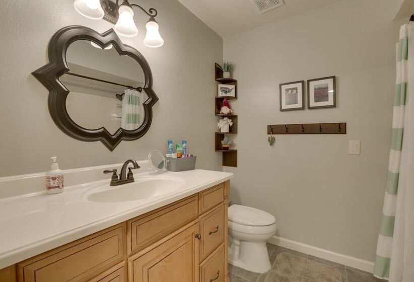 Pet Friendly Tucson Home W/ Gas Grill & Fire Pit!