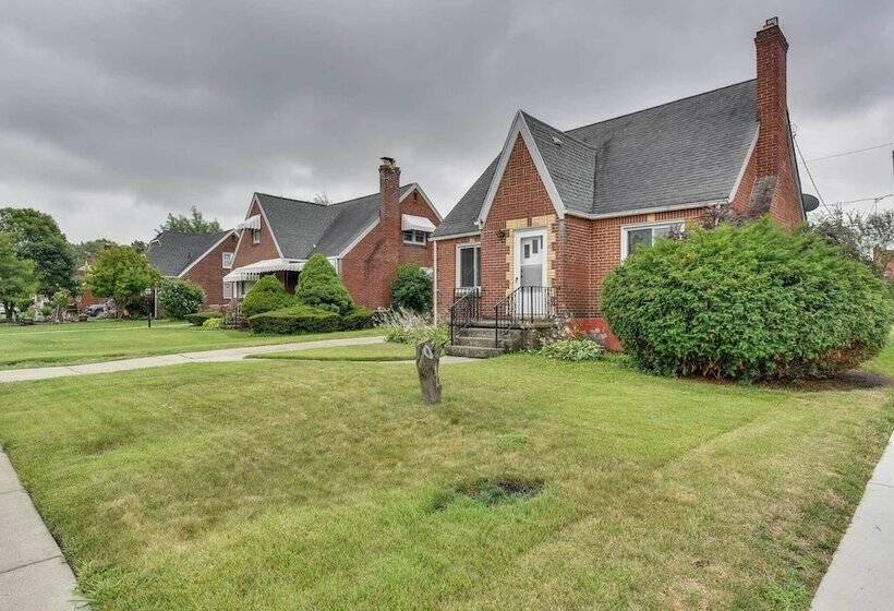 Quiet Cheektowaga Retreat: 23 Mi To Niagara Falls!