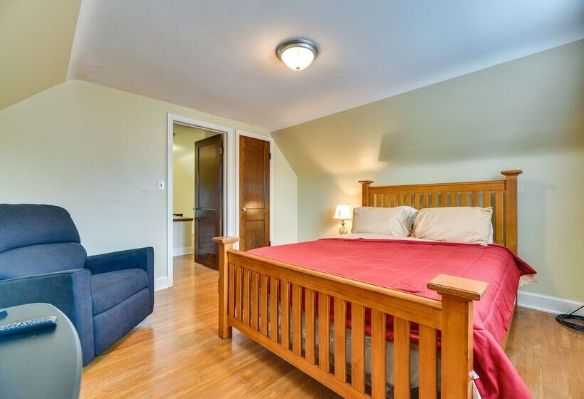 Quiet Cheektowaga Retreat: 23 Mi To Niagara Falls!