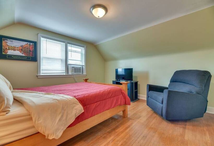 Quiet Cheektowaga Retreat: 23 Mi To Niagara Falls!