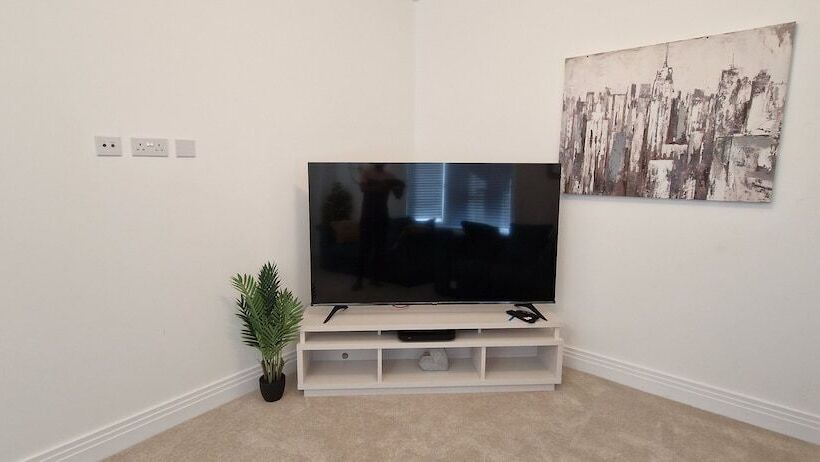 레지던스 Brand New Entire 4 Bed House In Peterborough