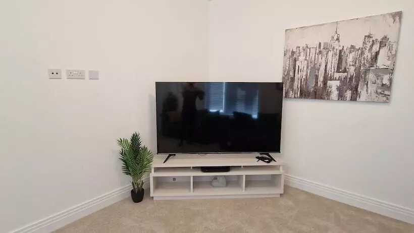 Residenssi Brand New Entire 4 Bed House In Peterborough