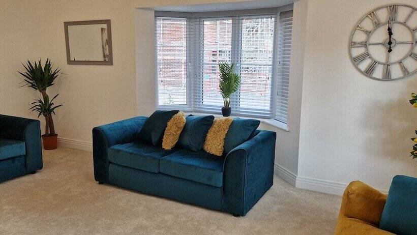 레지던스 Brand New Entire 4 Bed House In Peterborough