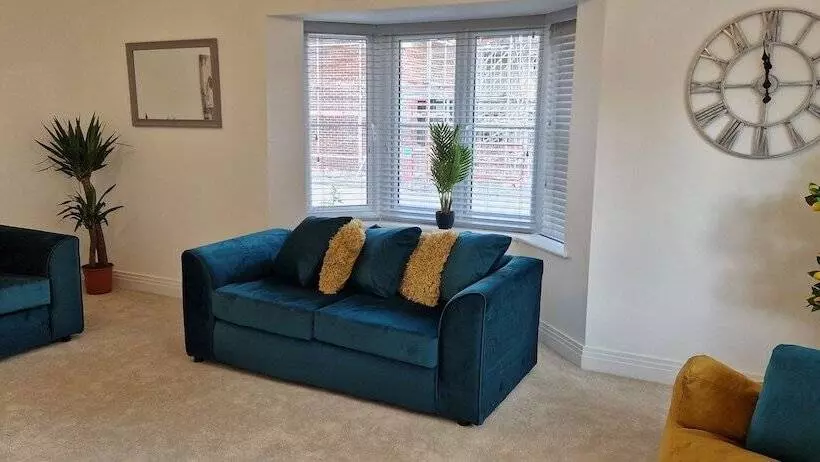 Residenssi Brand New Entire 4 Bed House In Peterborough