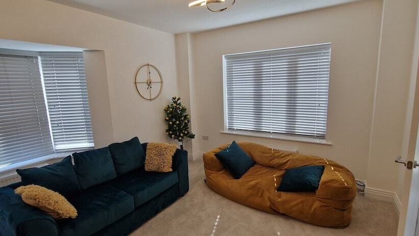 레지던스 Brand New Entire 4 Bed House In Peterborough