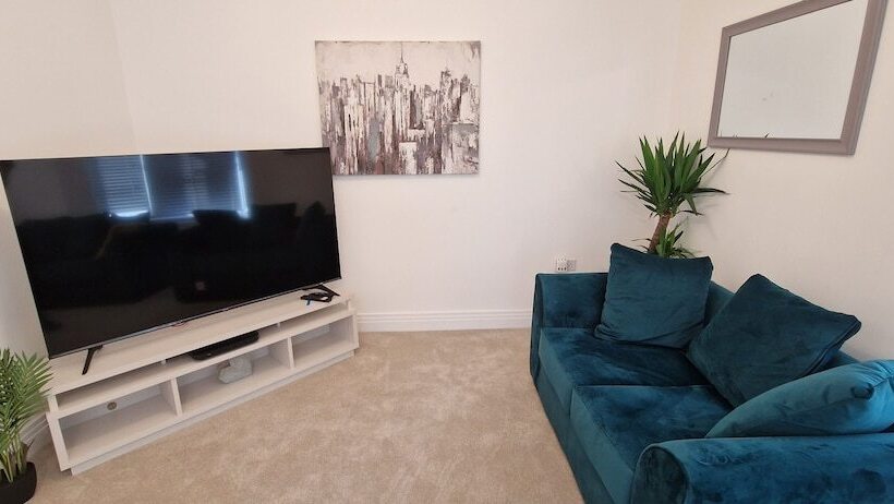 레지던스 Brand New Entire 4 Bed House In Peterborough