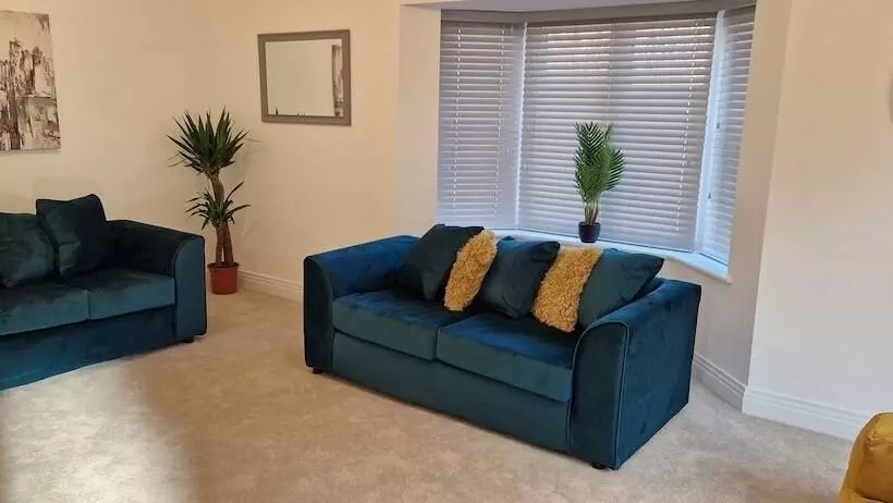 Residenssi Brand New Entire 4 Bed House In Peterborough