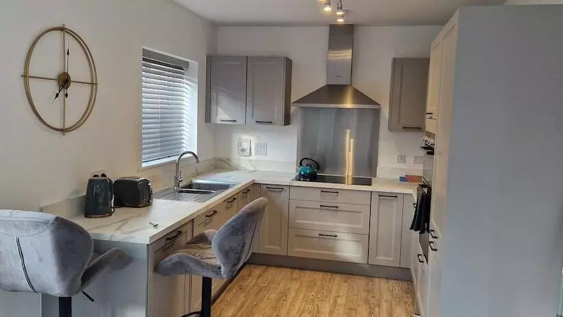 Residenssi Brand New Entire 4 Bed House In Peterborough