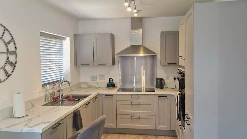 Residenssi Brand New Entire 4 Bed House In Peterborough