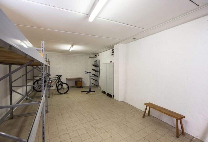 اقامتگاه Casa Alpina Aosta