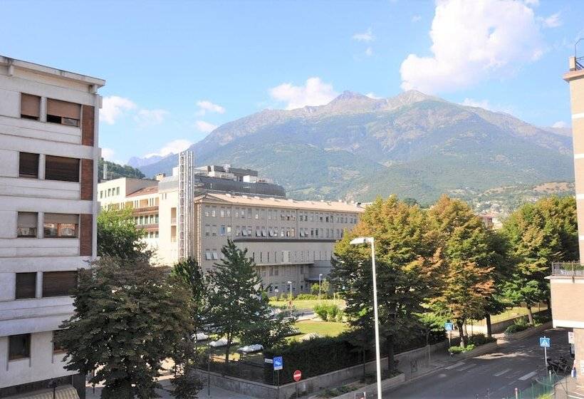 اقامتگاه Casa Alpina Aosta