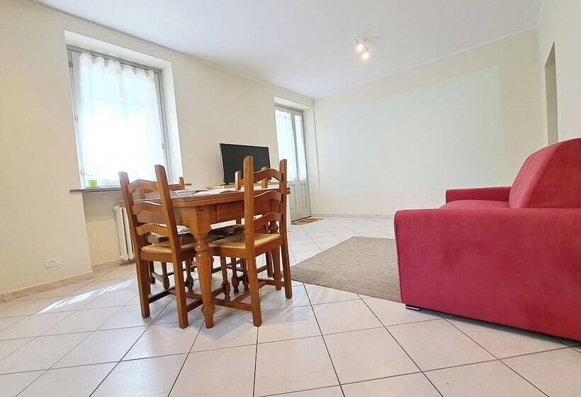 اقامتگاه Casa Alpina Aosta