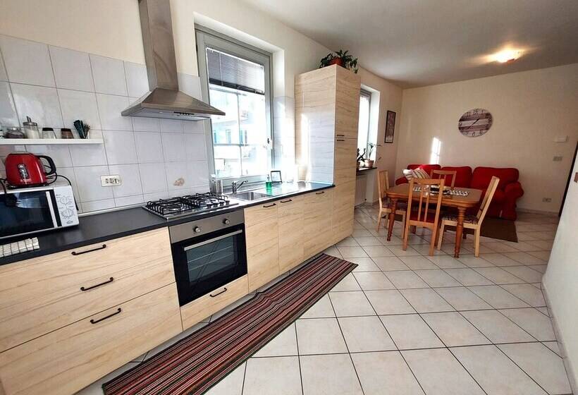 اقامتگاه Casa Alpina Aosta