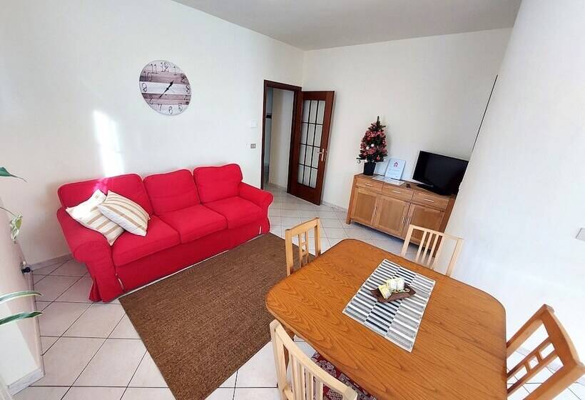 اقامتگاه Casa Alpina Aosta