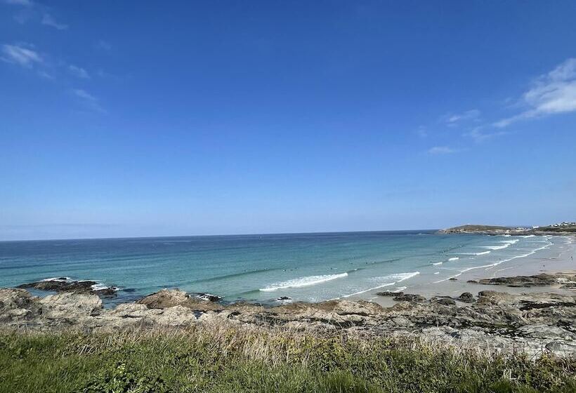 Residens Impeccable 3 Bed House In Newquay