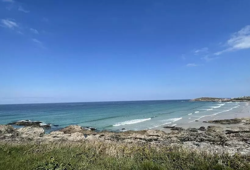 اقامتگاه Impeccable 3 Bed House In Newquay