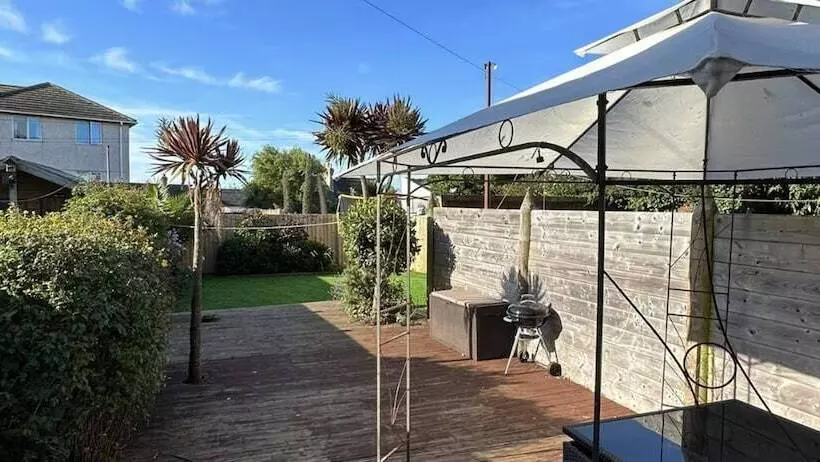 اقامتگاه Impeccable 3 Bed House In Newquay