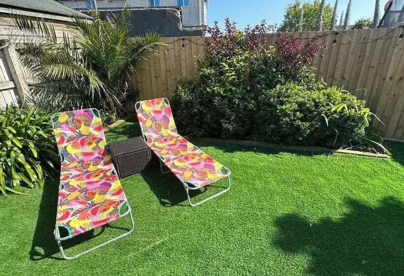 اقامتگاه Impeccable 3 Bed House In Newquay