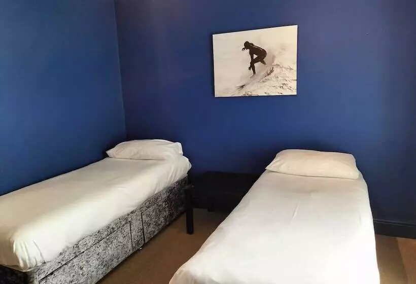 اقامتگاه Impeccable 3 Bed House In Newquay