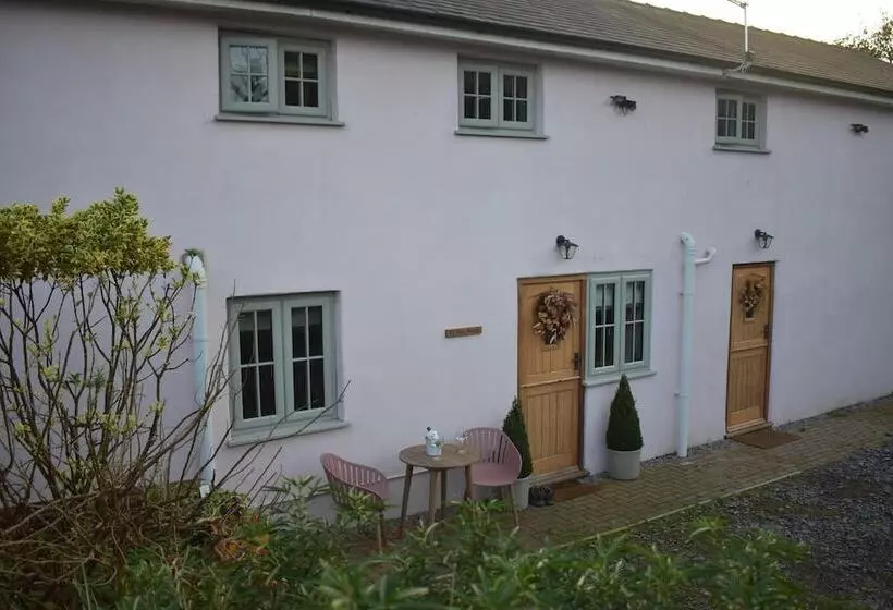 Residenssi Luxury 2 Bed Barn Conversion In Llansteffan