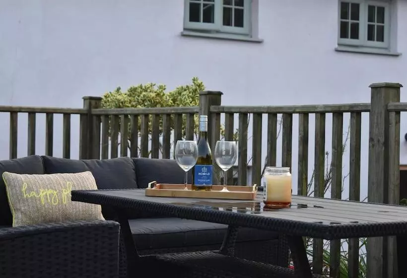 Residenssi Luxury 2 Bed Barn Conversion In Llansteffan