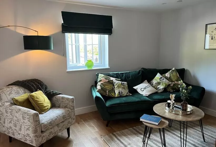 Residenssi Luxury 2 Bed Barn Conversion In Llansteffan