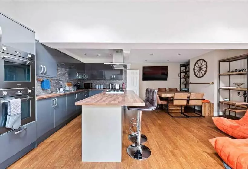 レジデンス Stunning 5 Bed House In Leeds Contractors Welcome