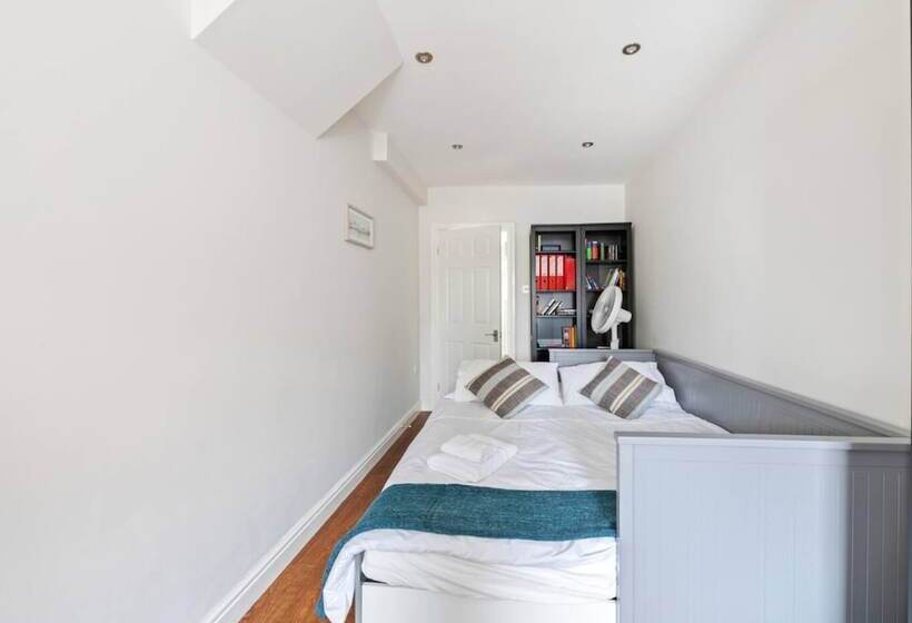 住所 Stunning 5 Bed House In Leeds Contractors Welcome