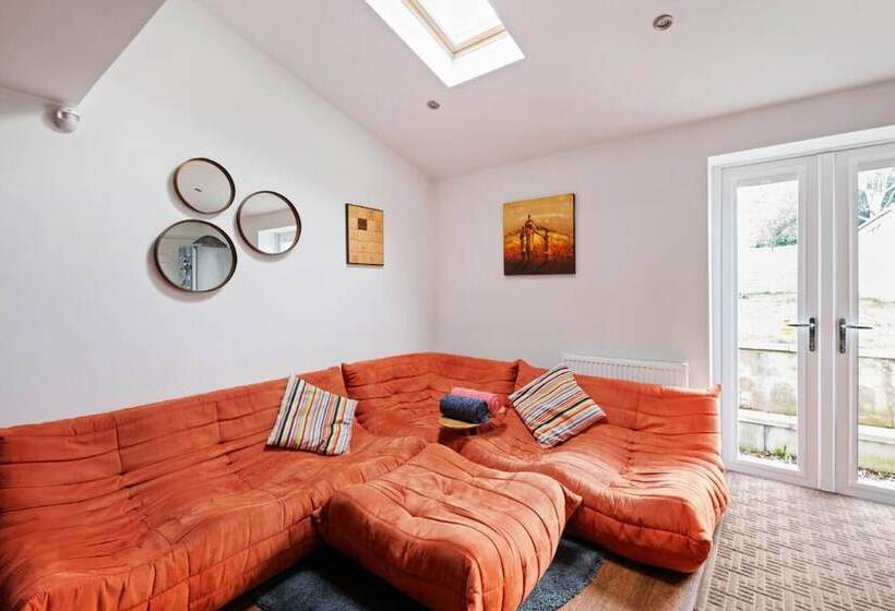 住所 Stunning 5 Bed House In Leeds Contractors Welcome