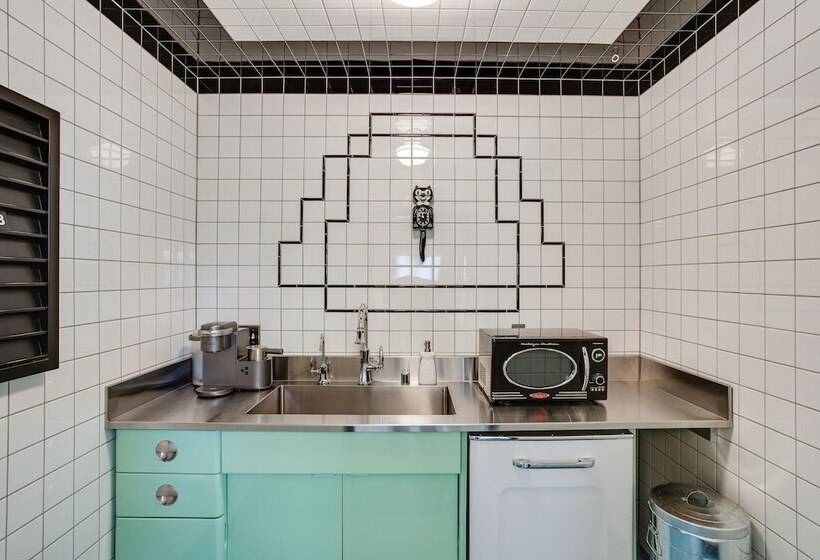 Retro Style Home In Ruston: Walkable Location!