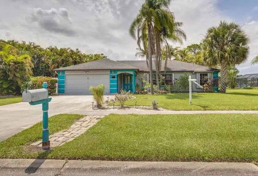 Riverfront Port St Lucie Home: Hot Tub + Dock!