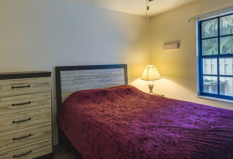 Riverfront Port St Lucie Home: Hot Tub + Dock!