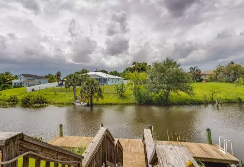 Riverfront Port St Lucie Home: Hot Tub + Dock!