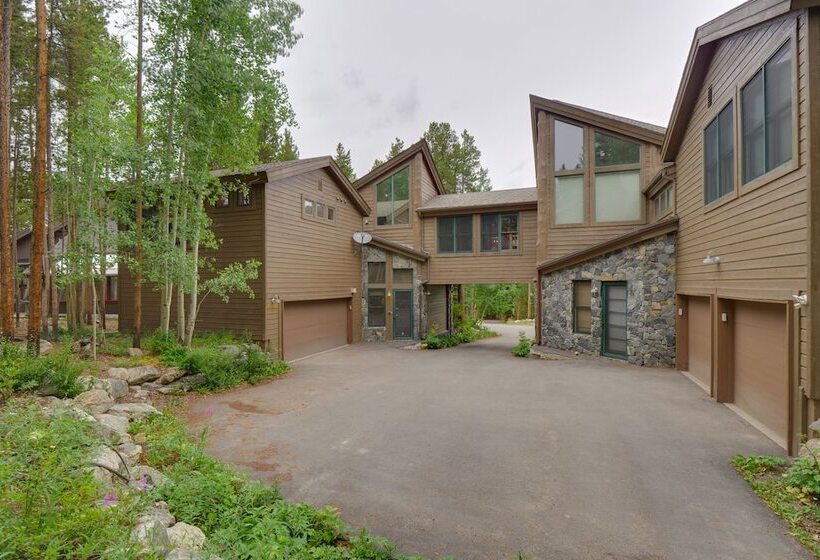 Hot Tub & Ski Shuttle: Rustic Breckenridge Retreat